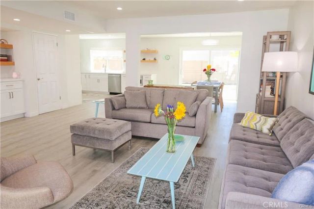 19742 Oceanaire Circle, Huntington Beach, CA 92648