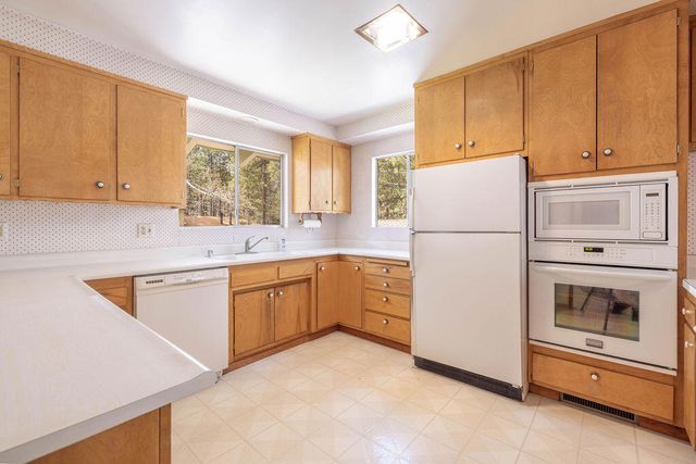 41726 Comstock Lane, Big Bear, CA 92315