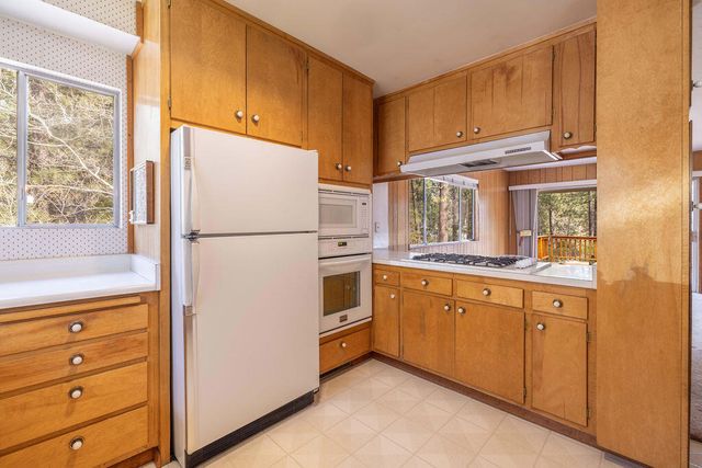 41726 Comstock Lane, Big Bear, CA 92315