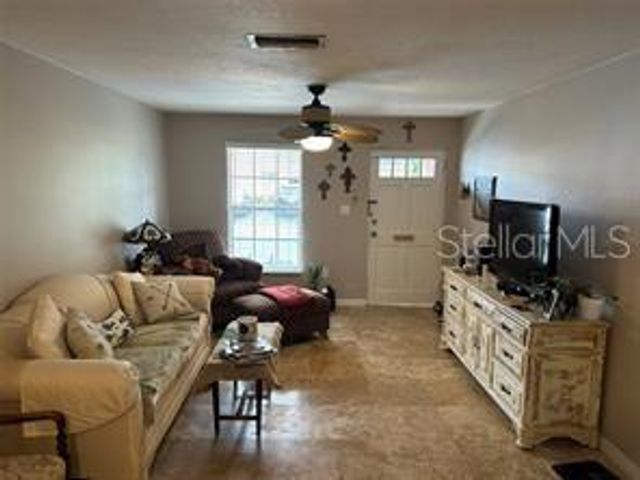 8365 10TH WAY N, St Petersburg, FL 33702