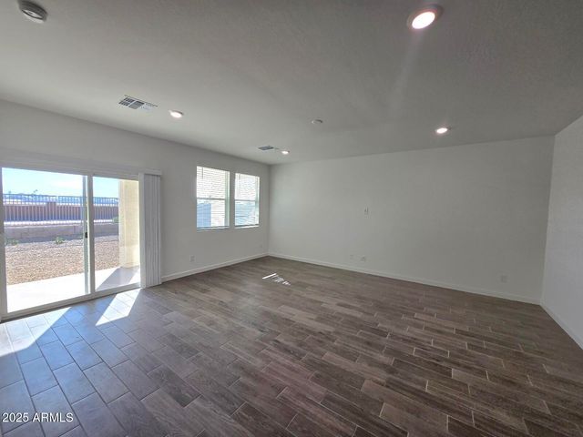 12569 W CHASE Lane, Avondale, AZ 85323