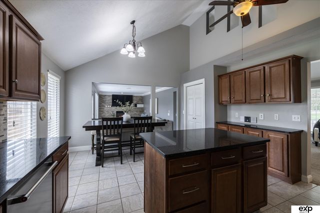 8442 Craig Avenue, Omaha, NE 68122