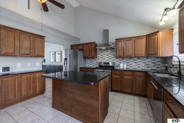 8442 Craig Avenue, Omaha, NE 68122