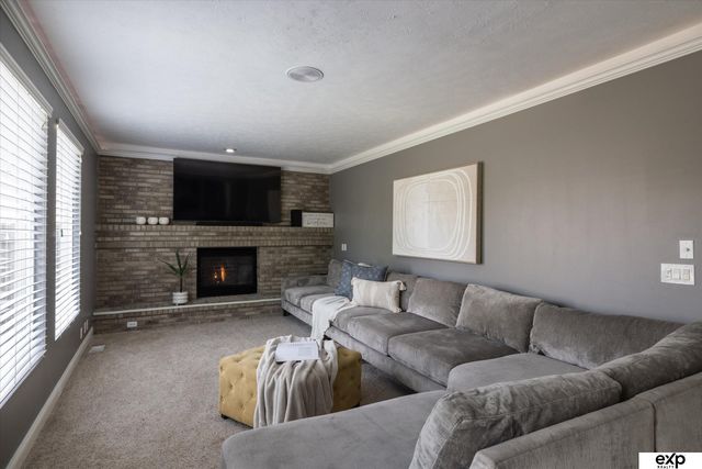 8442 Craig Avenue, Omaha, NE 68122