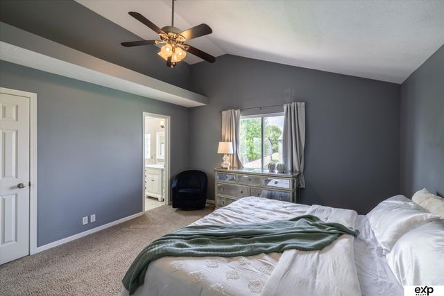 8442 Craig Avenue, Omaha, NE 68122