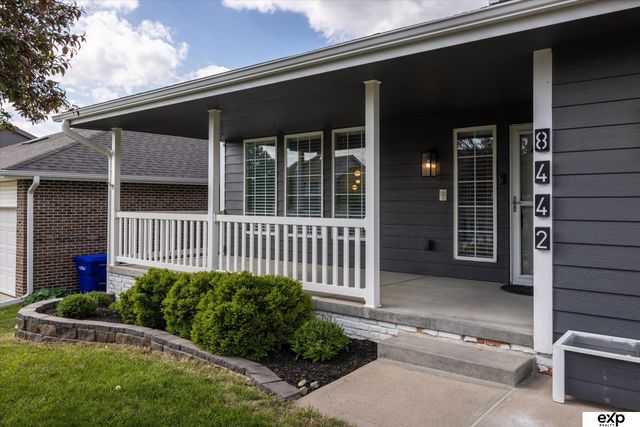 8442 Craig Avenue, Omaha, NE 68122