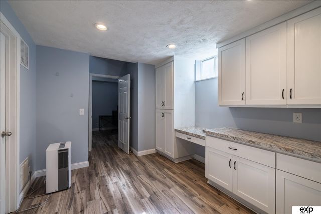 8442 Craig Avenue, Omaha, NE 68122