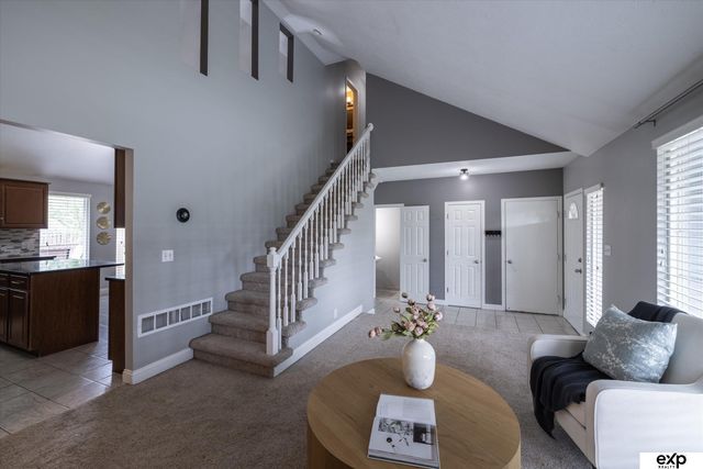 8442 Craig Avenue, Omaha, NE 68122