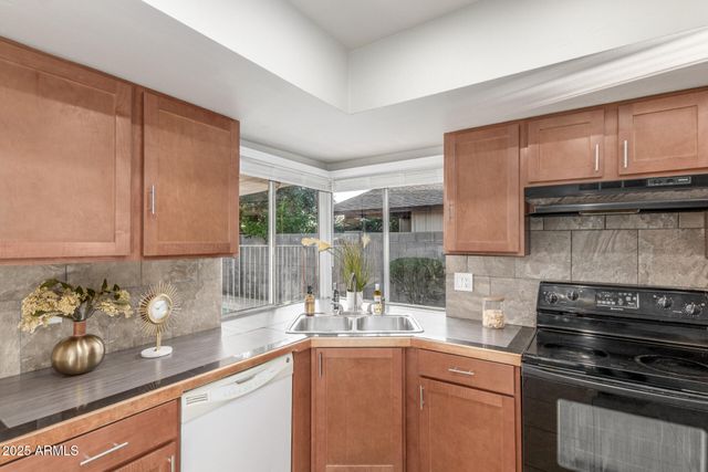 17220 N 55TH Avenue, Glendale, AZ 85308