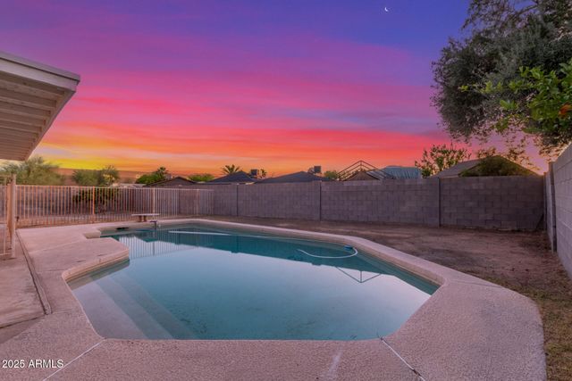 17220 N 55TH Avenue, Glendale, AZ 85308