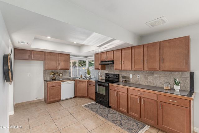 17220 N 55TH Avenue, Glendale, AZ 85308