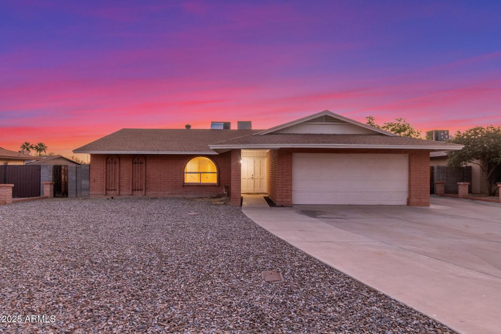 17220 N 55TH Avenue, Glendale, AZ 85308