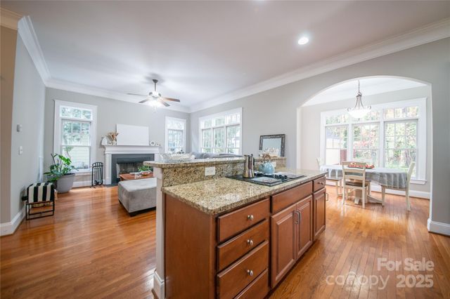 521 Lees Court Street, Charlotte, NC 28211