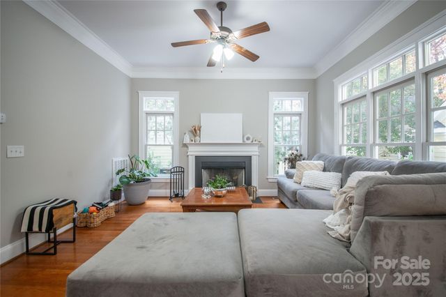 521 Lees Court Street, Charlotte, NC 28211