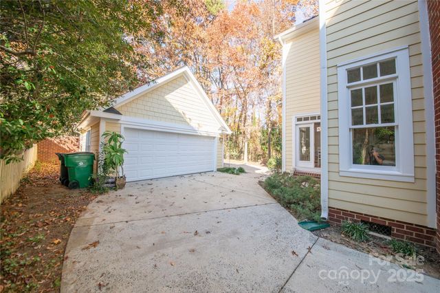 521 Lees Court Street, Charlotte, NC 28211