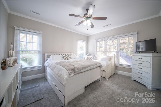 521 Lees Court Street, Charlotte, NC 28211