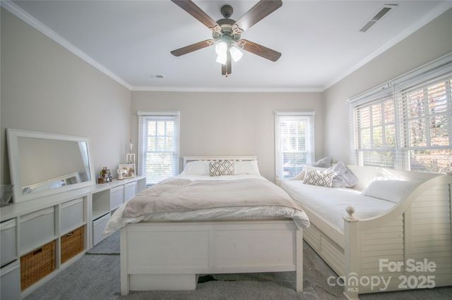 521 Lees Court Street, Charlotte, NC 28211