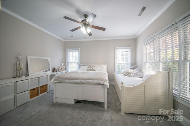 521 Lees Court Street, Charlotte, NC 28211