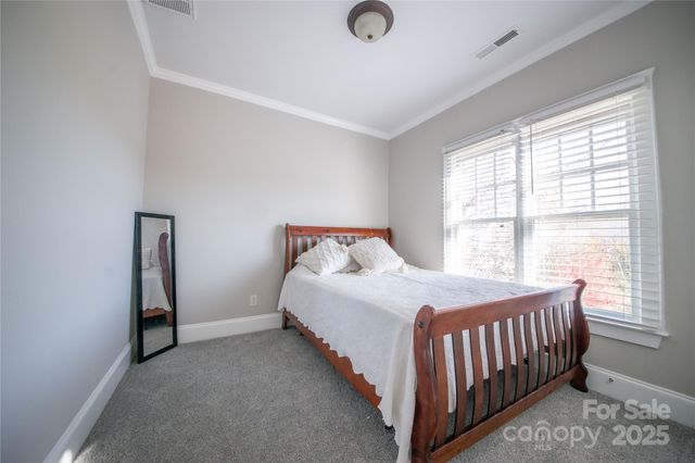 521 Lees Court Street, Charlotte, NC 28211