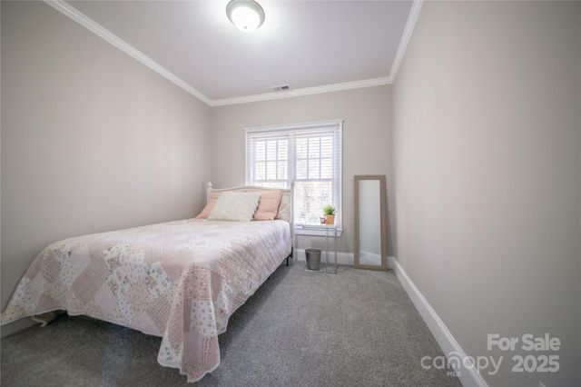 521 Lees Court Street, Charlotte, NC 28211