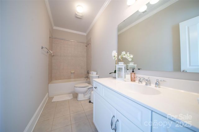 521 Lees Court Street, Charlotte, NC 28211