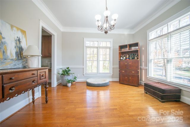 521 Lees Court Street, Charlotte, NC 28211