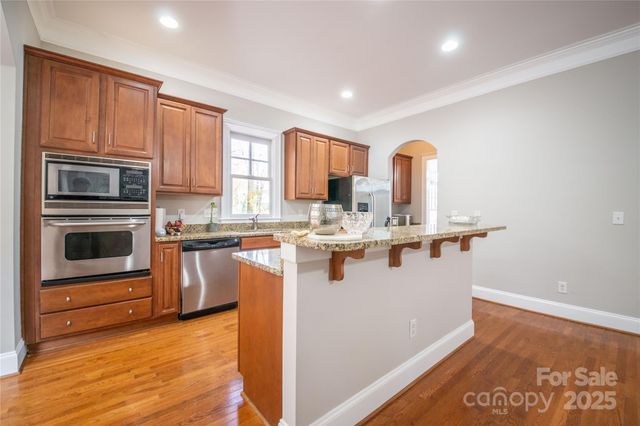 521 Lees Court Street, Charlotte, NC 28211