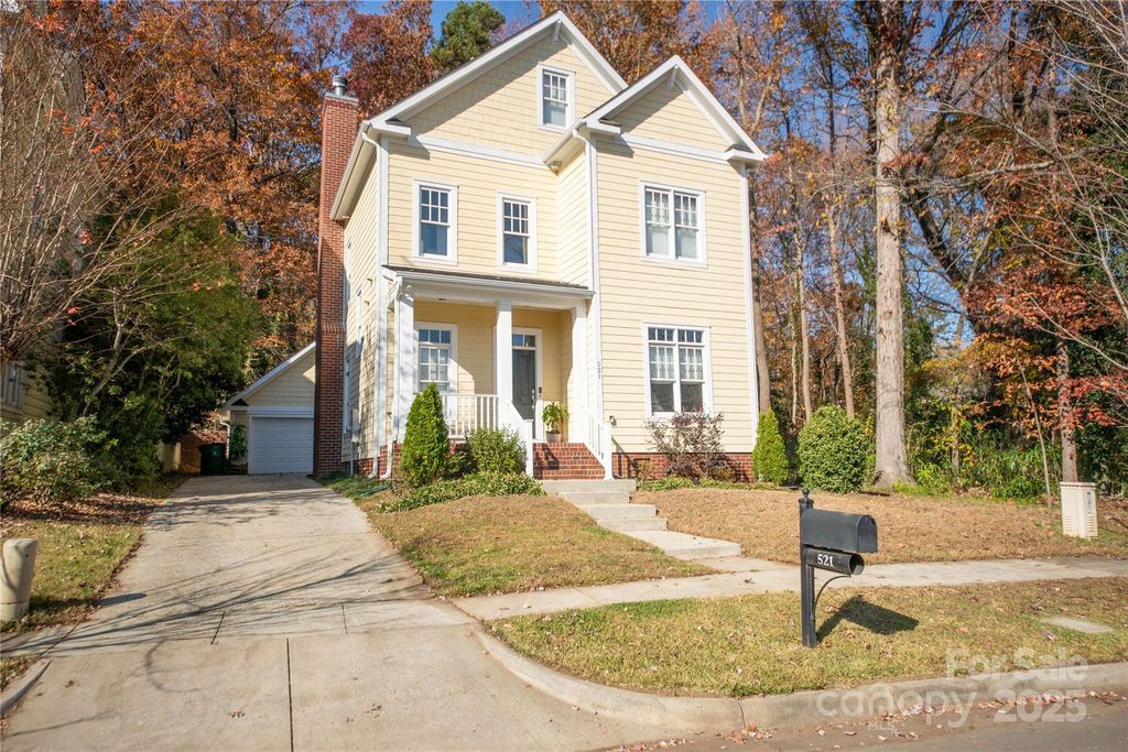 521 Lees Court Street, Charlotte, NC 28211