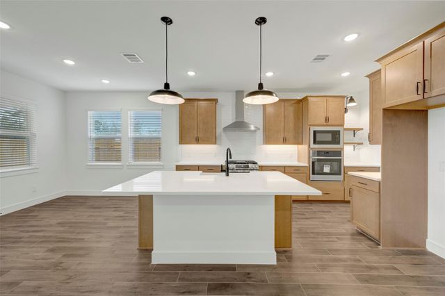 12111 Upper Meadows Avenue, Mont Belvieu, TX 77535