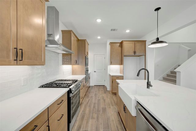 12111 Upper Meadows Avenue, Mont Belvieu, TX 77535