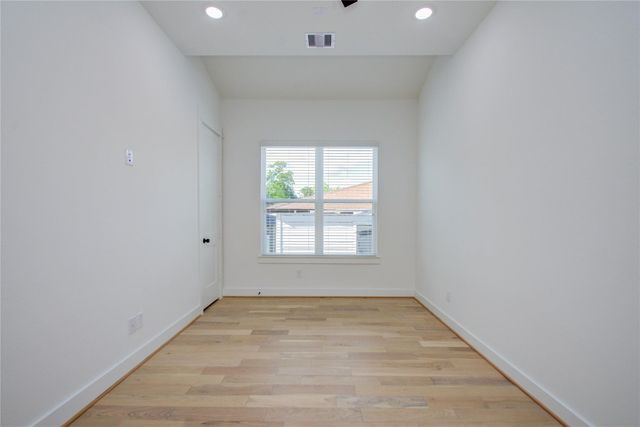 3206 Live Oak Street, Houston, TX 77004