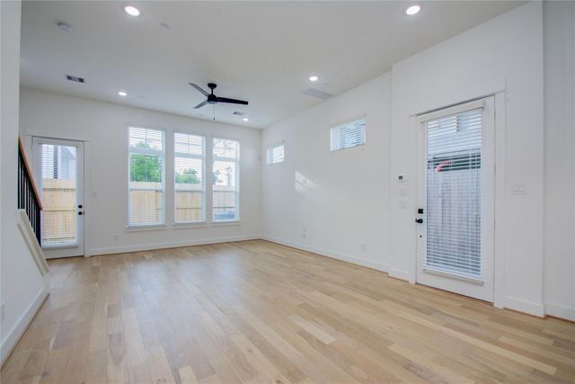 3206 Live Oak Street, Houston, TX 77004