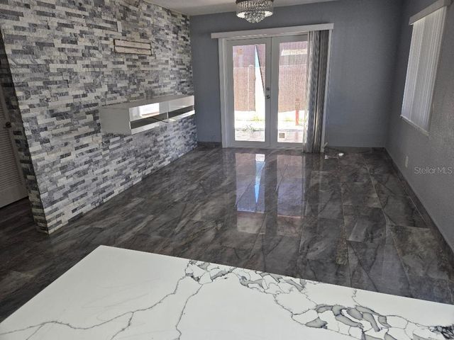 6532 LA MESA CIRCLE, Tampa, FL 33634