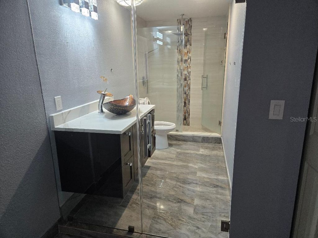 Image 9 of property listing at 6532 LA MESA CIRCLE, Tampa, FL 33634