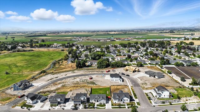 798 W 50 N, Hyrum, UT 84319