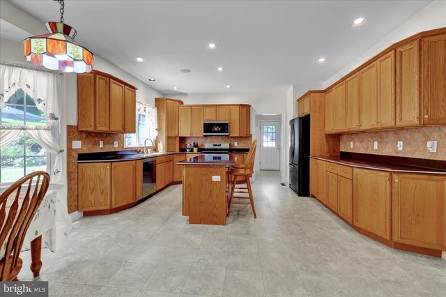 480 PATHFINDER DR, Birdsboro, PA 19508