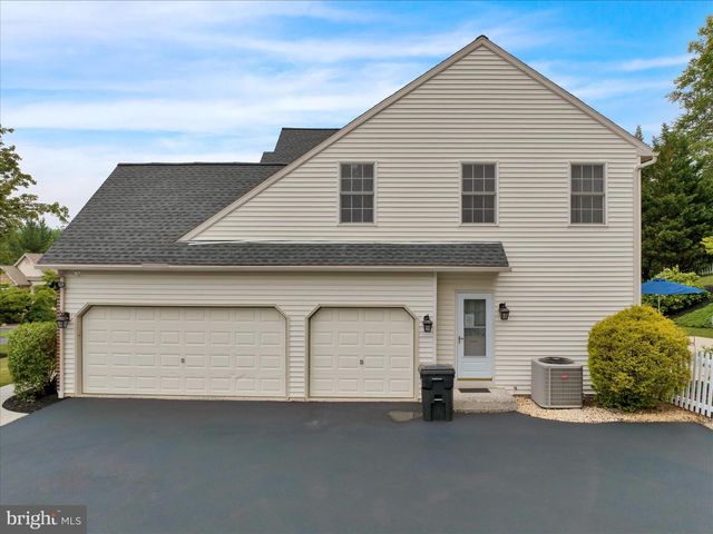 480 PATHFINDER DR, Birdsboro, PA 19508