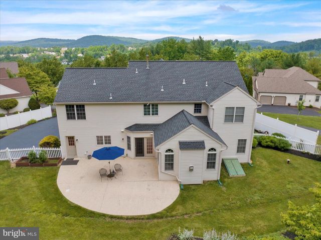 480 PATHFINDER DR, Birdsboro, PA 19508