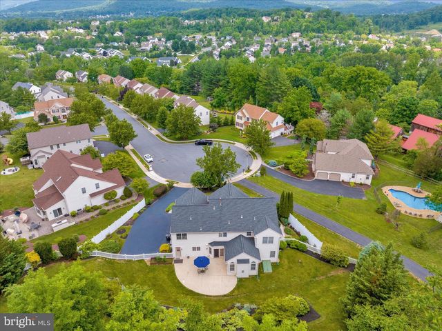480 PATHFINDER DR, Birdsboro, PA 19508