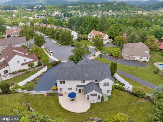 480 PATHFINDER DR, Birdsboro, PA 19508
