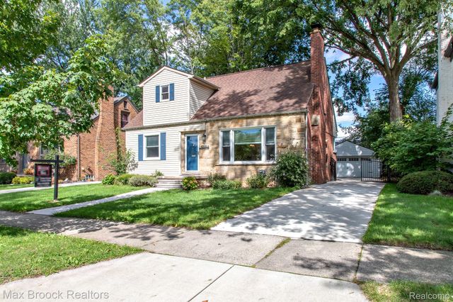 10744 Kingston Avenue, Huntington Woods, MI 48070