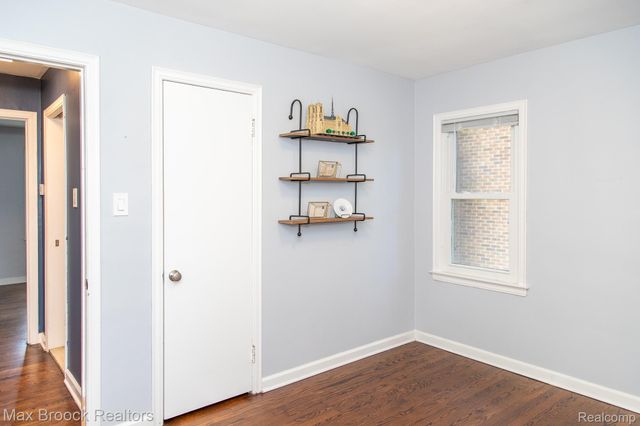 10744 Kingston Avenue, Huntington Woods, MI 48070