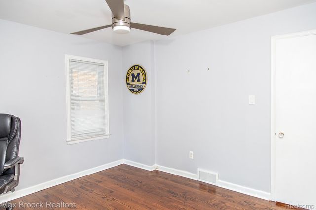 10744 Kingston Avenue, Huntington Woods, MI 48070