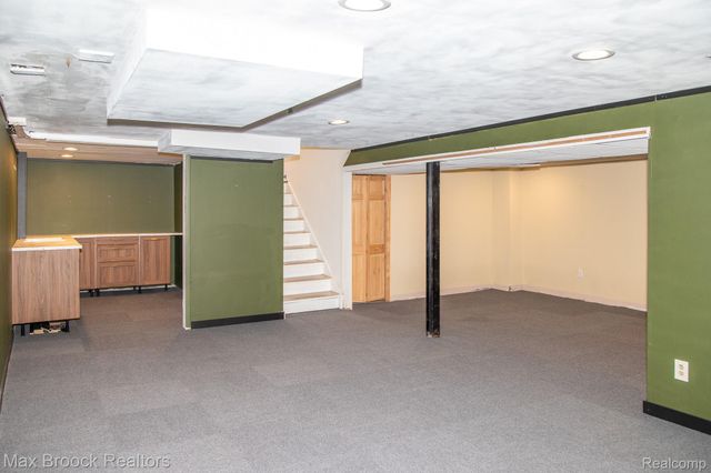 10744 Kingston Avenue, Huntington Woods, MI 48070