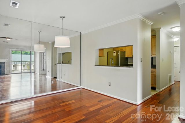5007 Sharon Road R, Charlotte, NC 28210