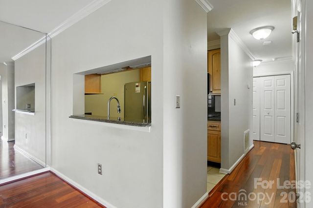 5007 Sharon Road R, Charlotte, NC 28210
