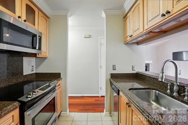 5007 Sharon Road R, Charlotte, NC 28210
