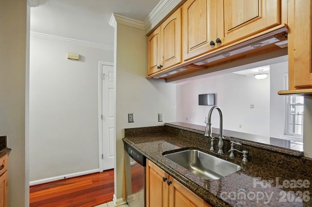 5007 Sharon Road R, Charlotte, NC 28210