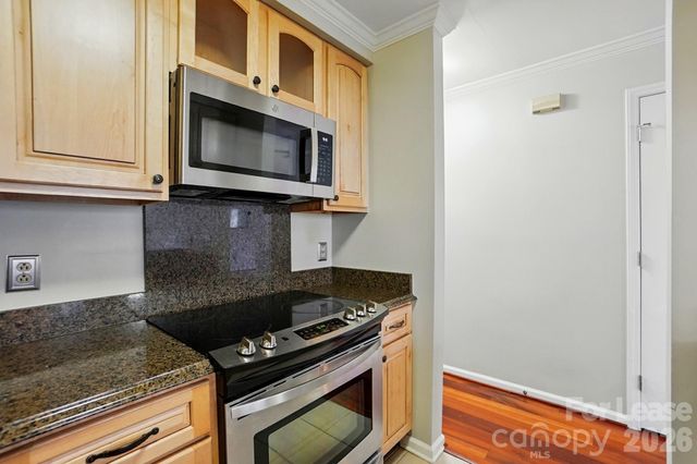 5007 Sharon Road R, Charlotte, NC 28210