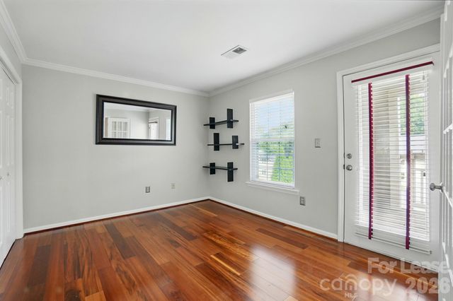5007 Sharon Road R, Charlotte, NC 28210